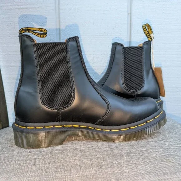 Dr. Martens Air Wait Women’s Size 5 US (UK 4) Leather‎ Chelsea Boots White Black - Picture 7 of 9